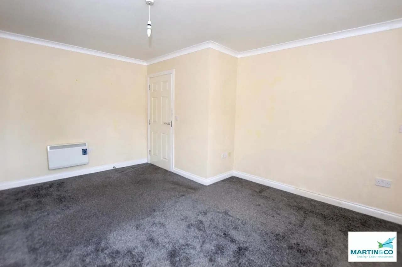 Weavers Court, Hinckley, photo 10