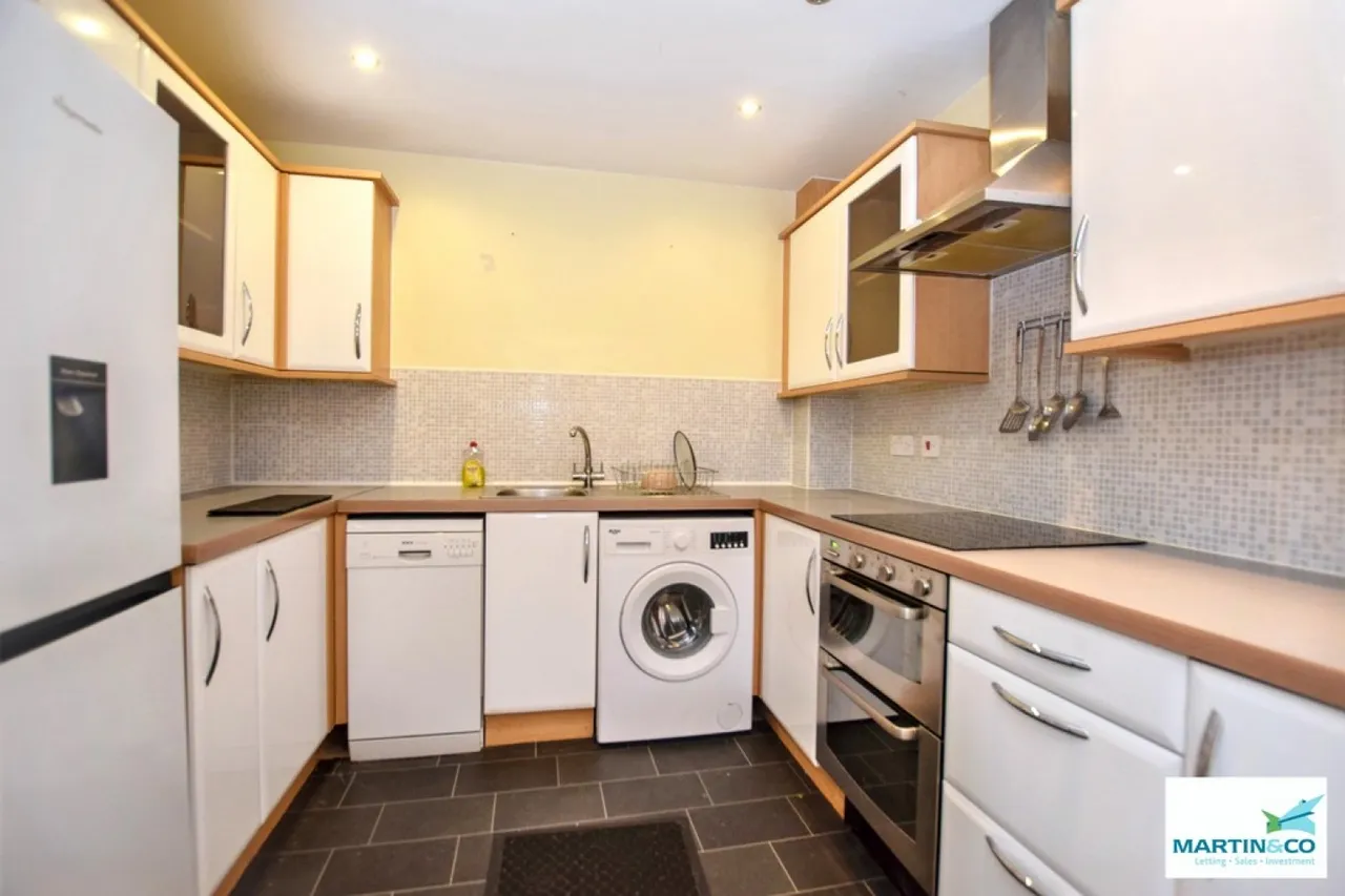 Weavers Court, Hinckley, photo 7