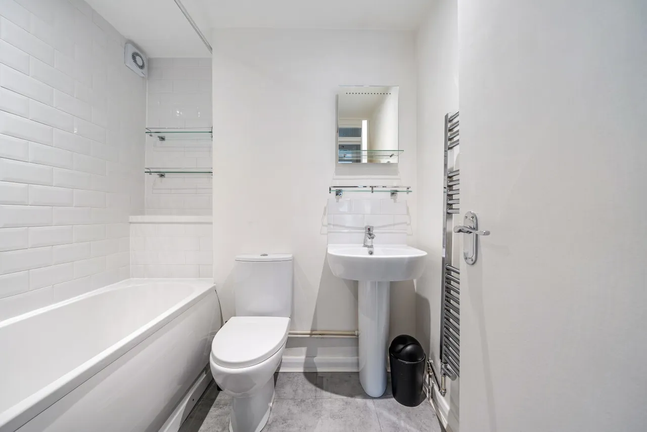 Burnt Ash Hill, Lee, London, SE12, photo 5