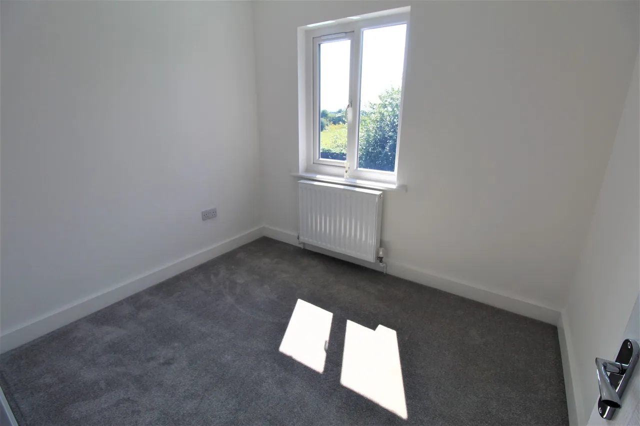 Hall Road, South Ockendon, Essex, RM15 4HJ, photo 12