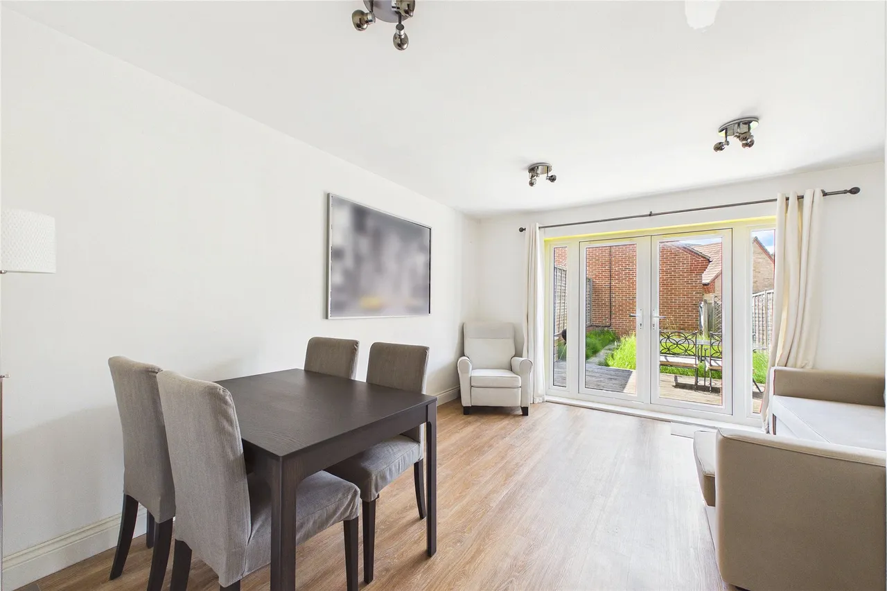 Gomer Road, Bagshot, GU19, photo 7