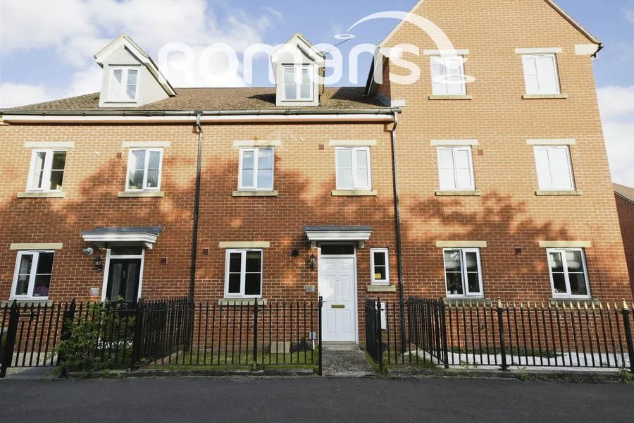 Mariner Road, Swindon, SN25, photo 2