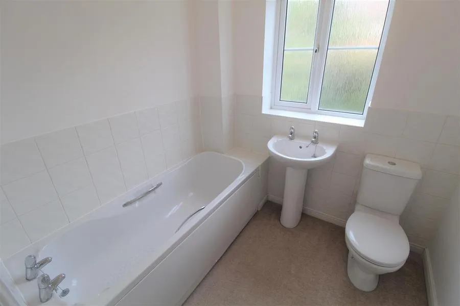 Mariner Road, Swindon, SN25, photo 14