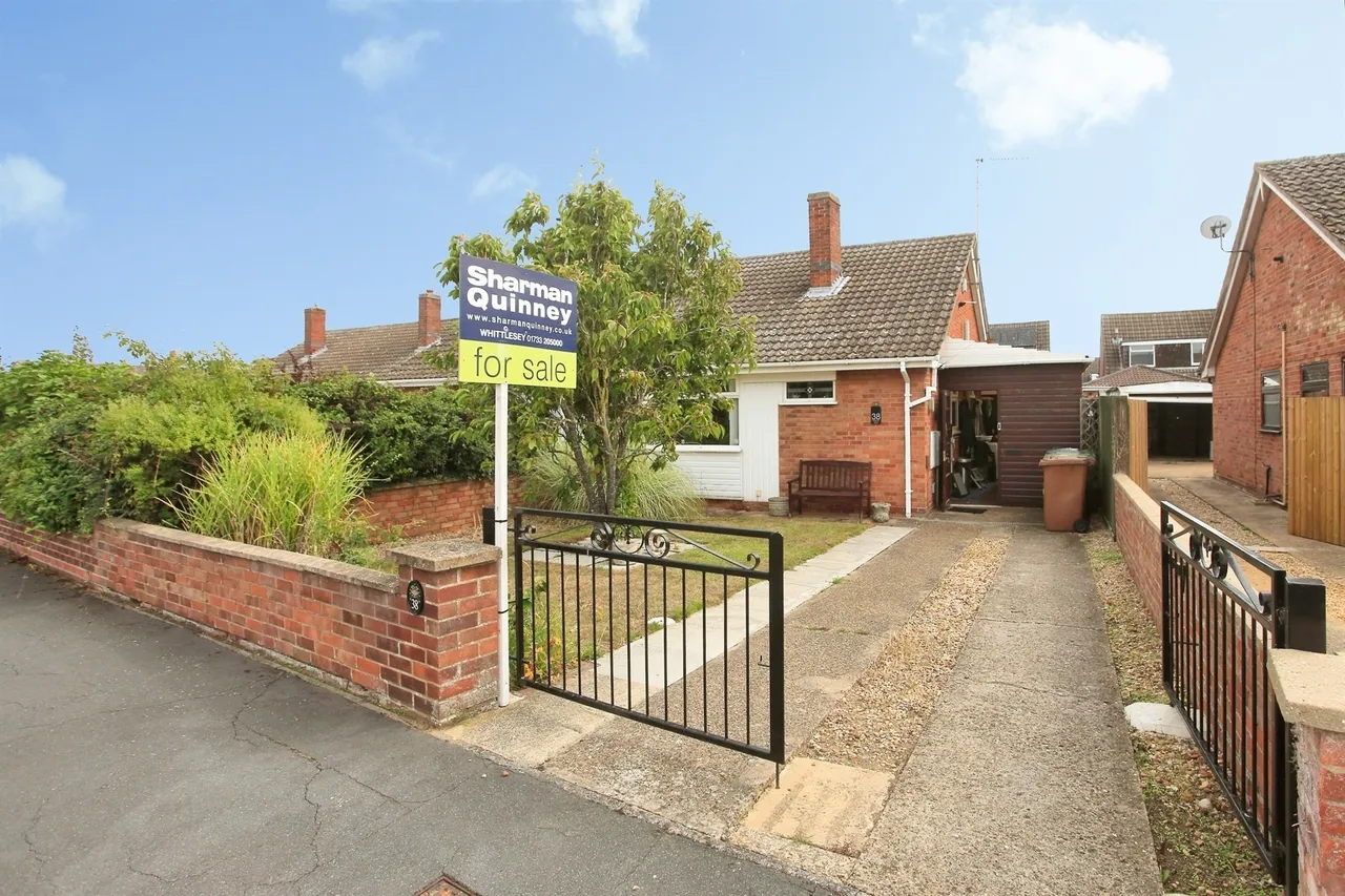 2 bed house for sale, Woburn Drive, Peterborough, PE6