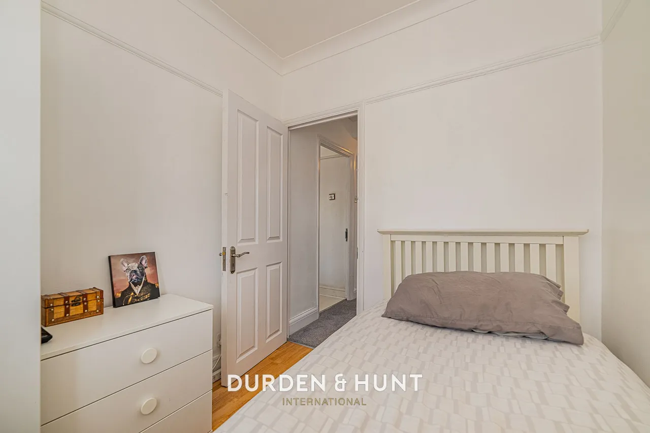 Onslow Gardens, South Woodford, E18, photo 27