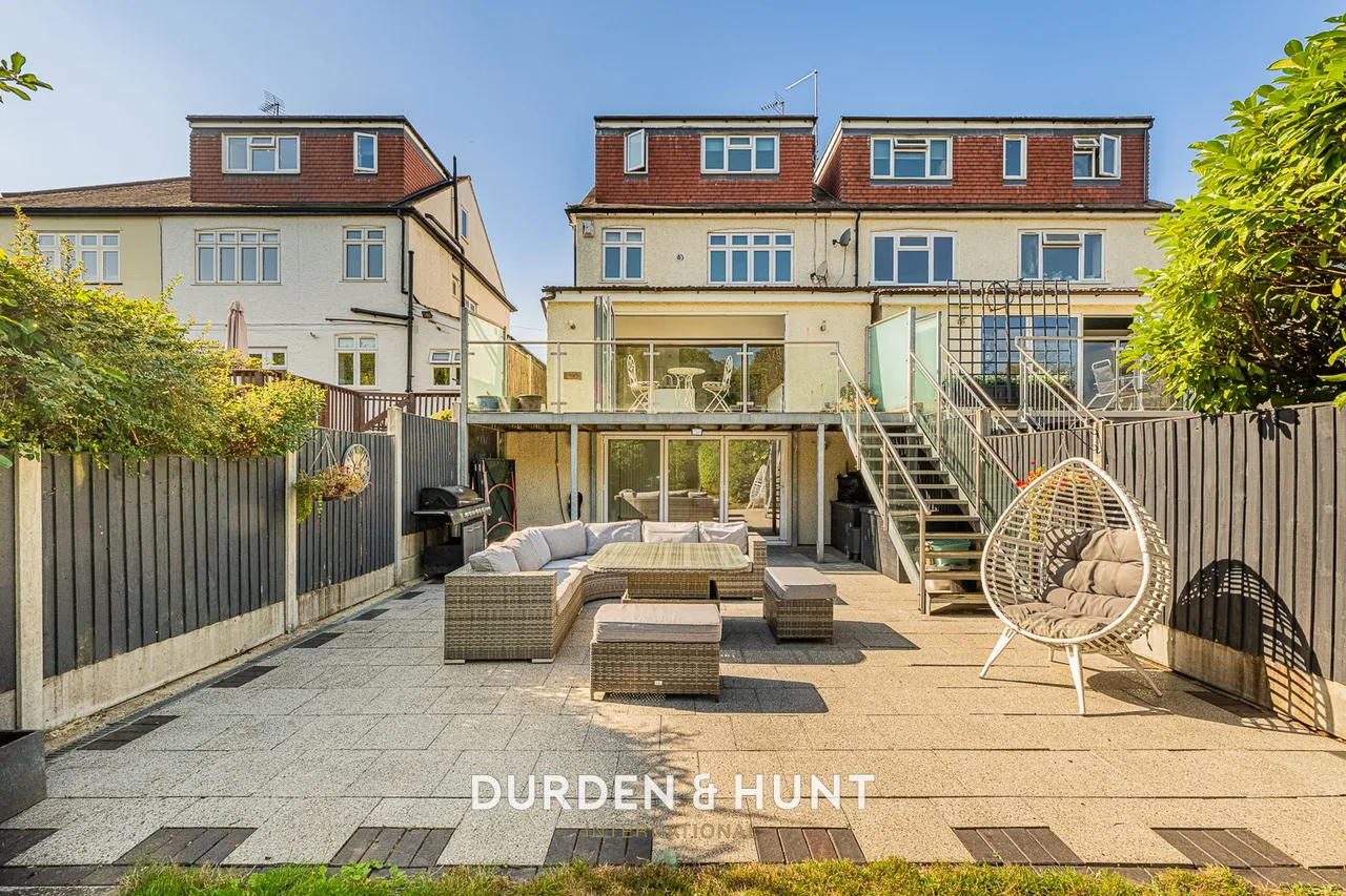 Onslow Gardens, South Woodford, E18, photo 45