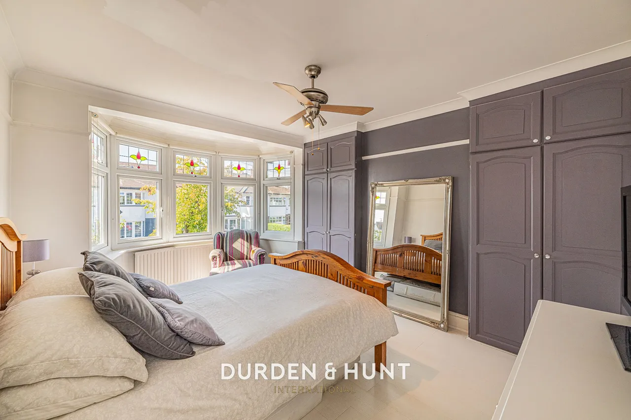 Onslow Gardens, South Woodford, E18, photo 21