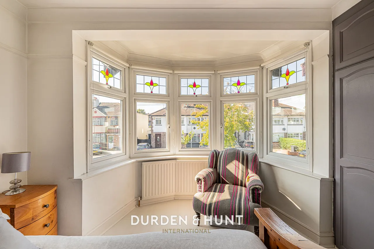 Onslow Gardens, South Woodford, E18, photo 22