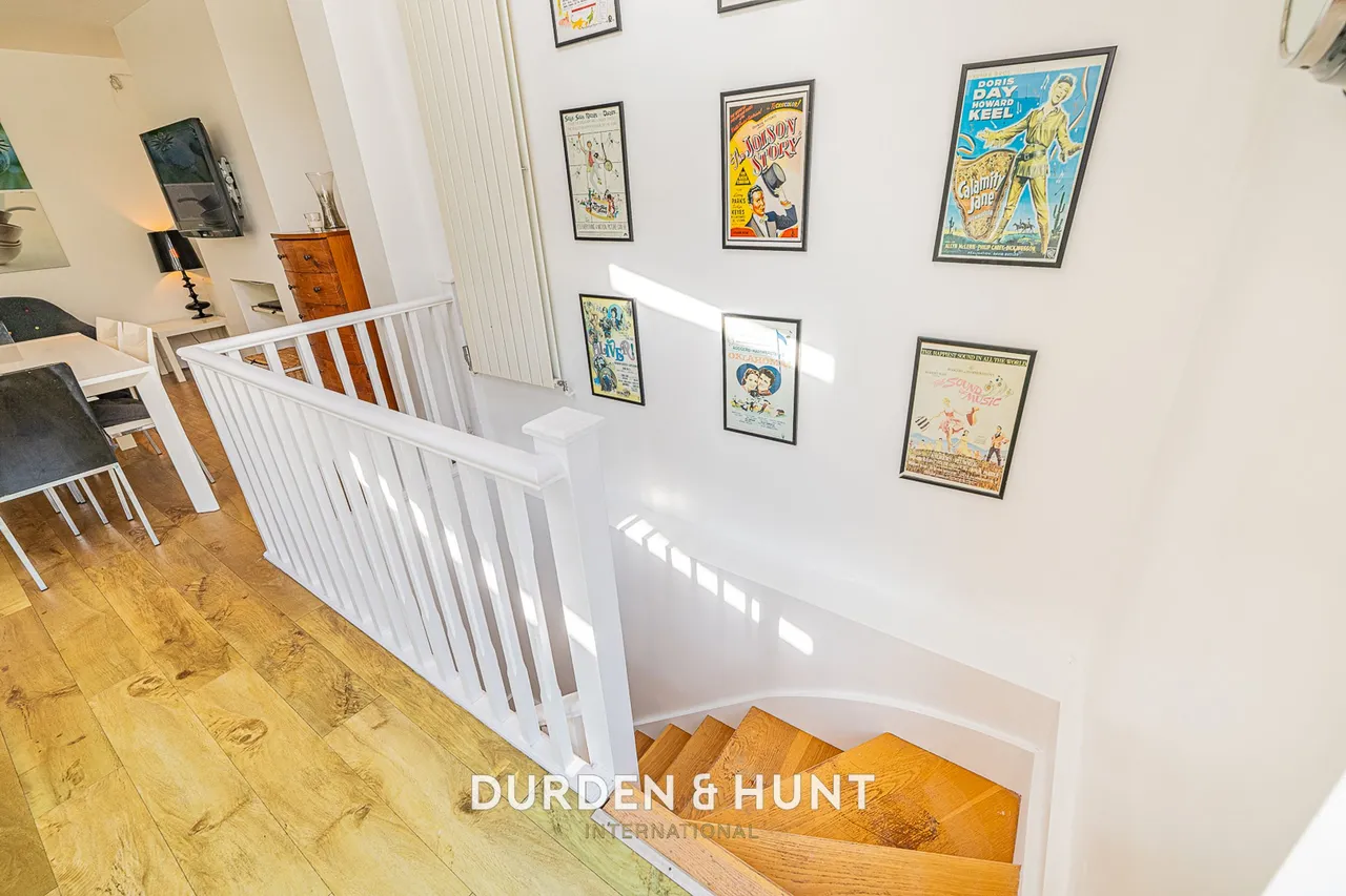 Onslow Gardens, South Woodford, E18, photo 13