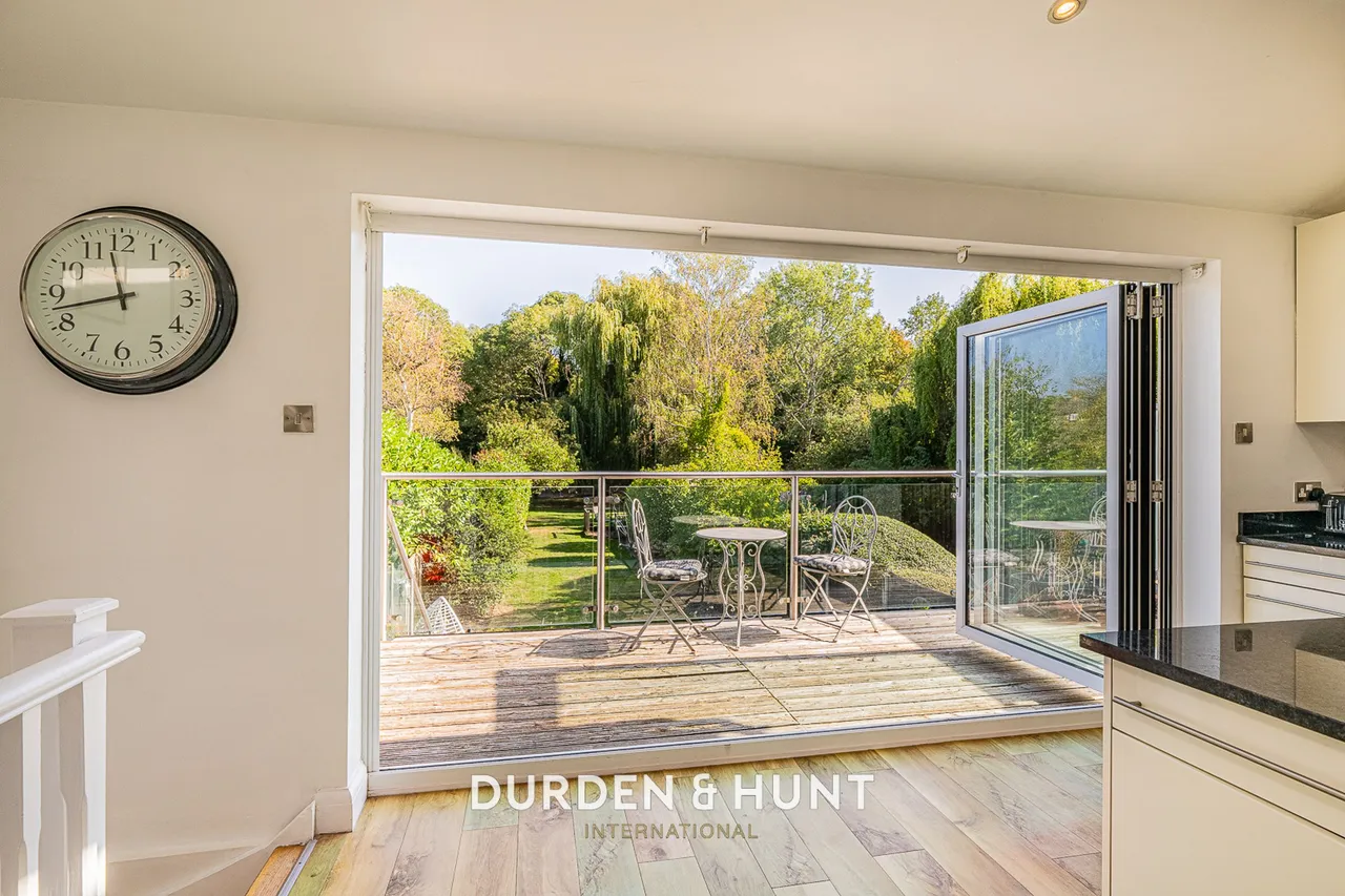 Onslow Gardens, South Woodford, E18, photo 8