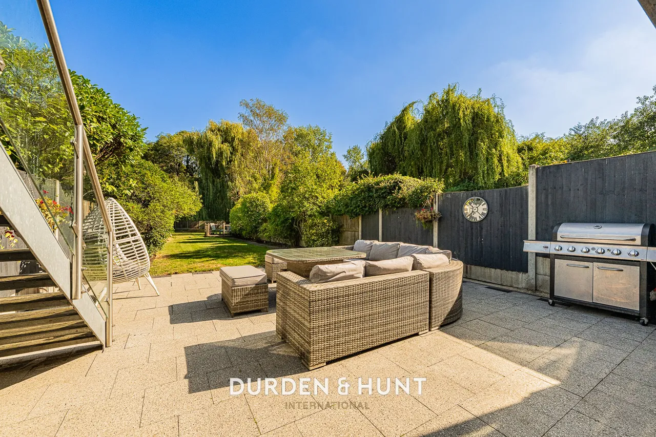 Onslow Gardens, South Woodford, E18, photo 40