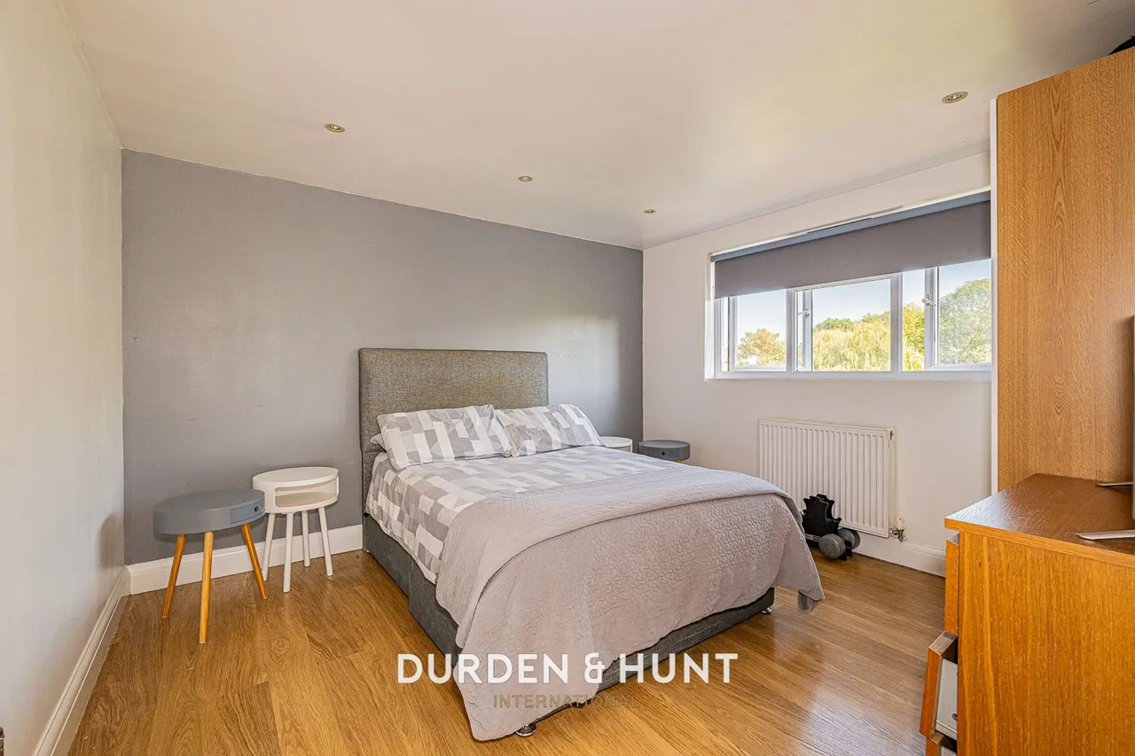 Onslow Gardens, South Woodford, E18, photo 31