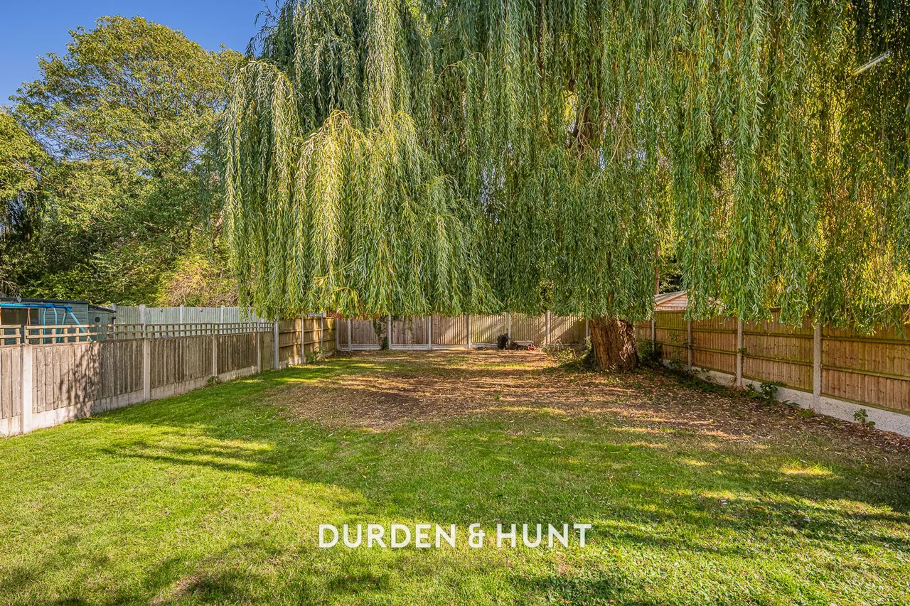 Onslow Gardens, South Woodford, E18, photo 43