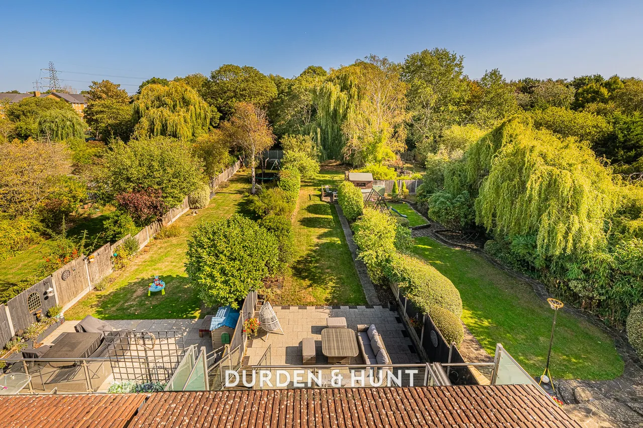 Onslow Gardens, South Woodford, E18, photo 33