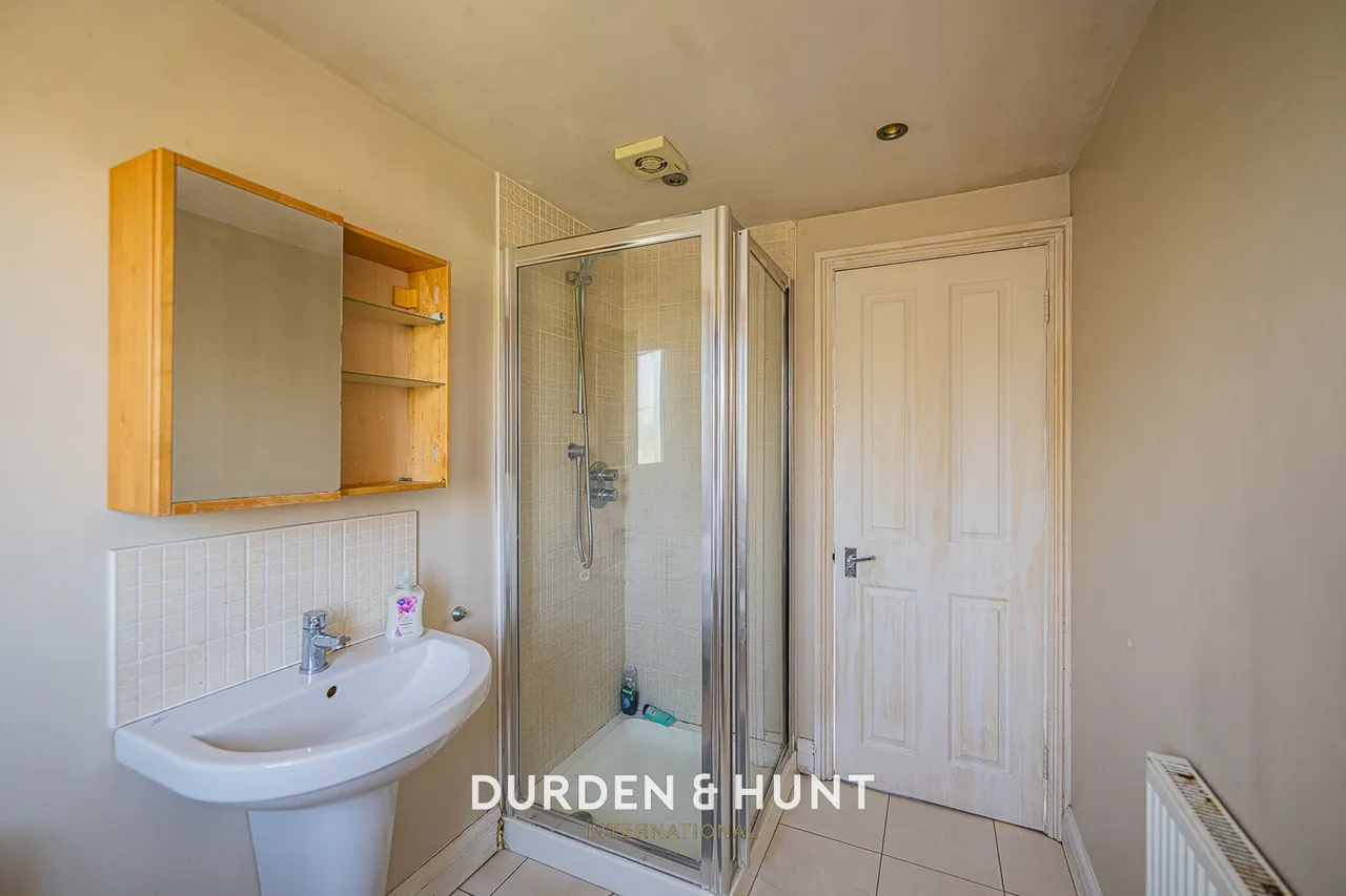 Onslow Gardens, South Woodford, E18, photo 37