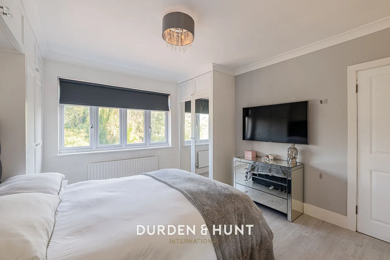 Onslow Gardens, South Woodford, E18, photo 24