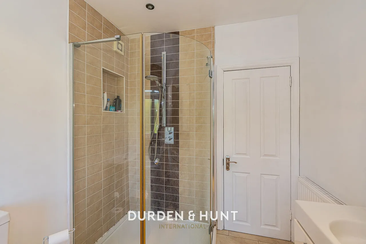 Onslow Gardens, South Woodford, E18, photo 29