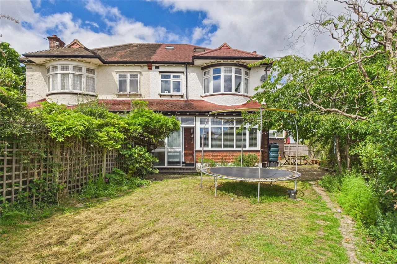 Wavertree Road, London, SW2, photo 4