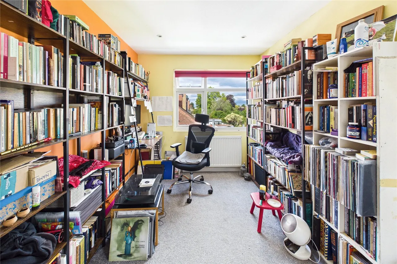 Wavertree Road, London, SW2, photo 9