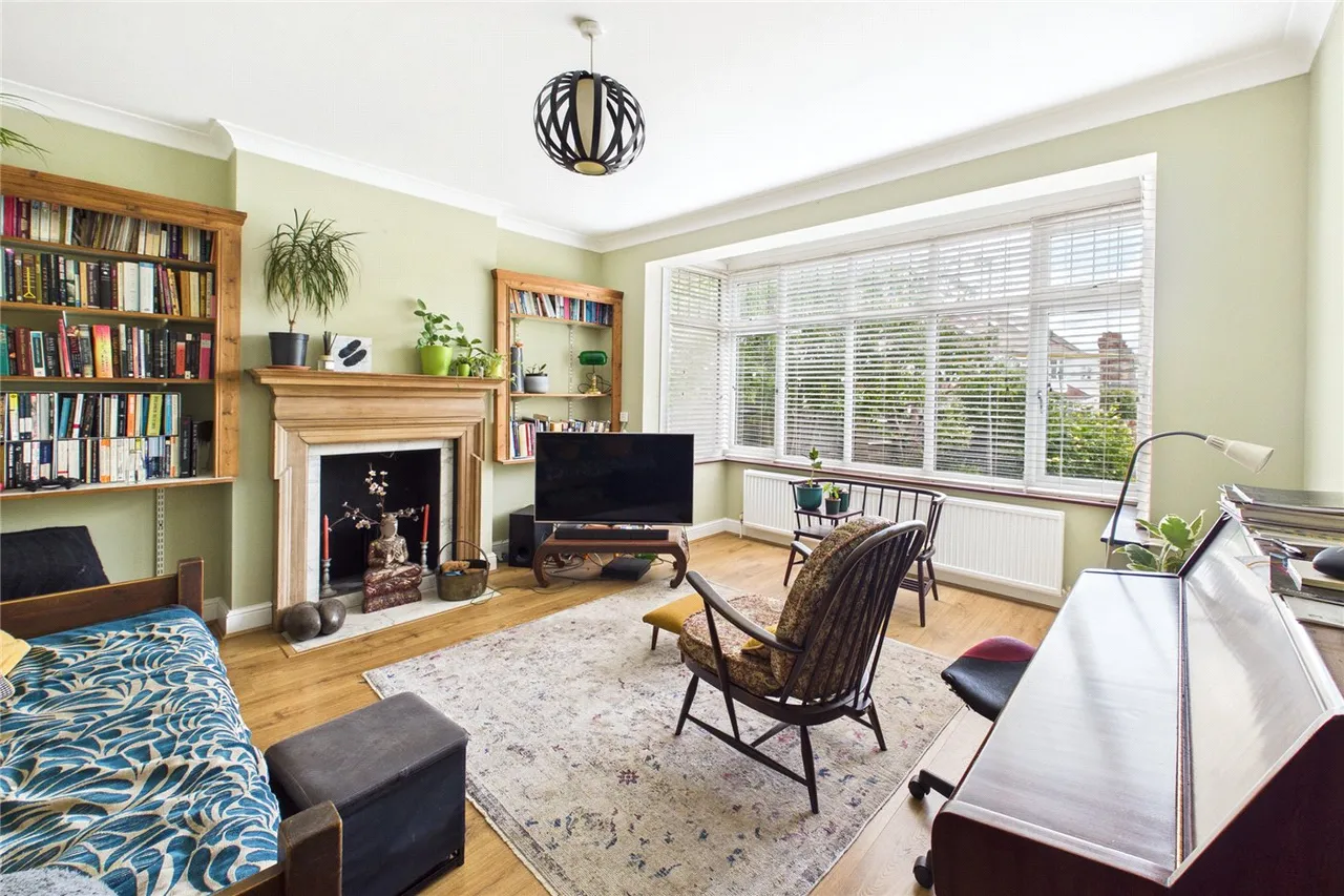 Wavertree Road, London, SW2, photo 7