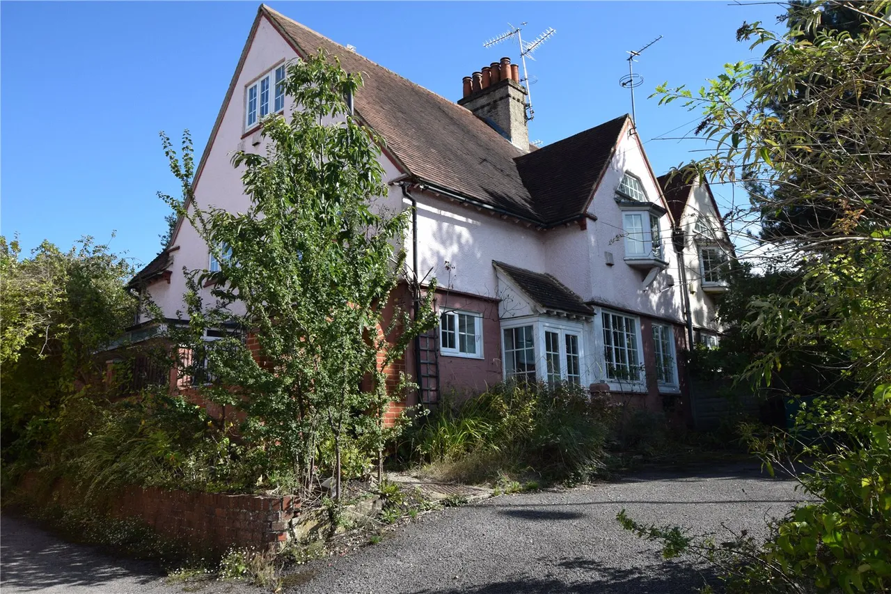 4 bed house for sale — Farnborough Road, Farnborough, Hampshire, GU14 7JH