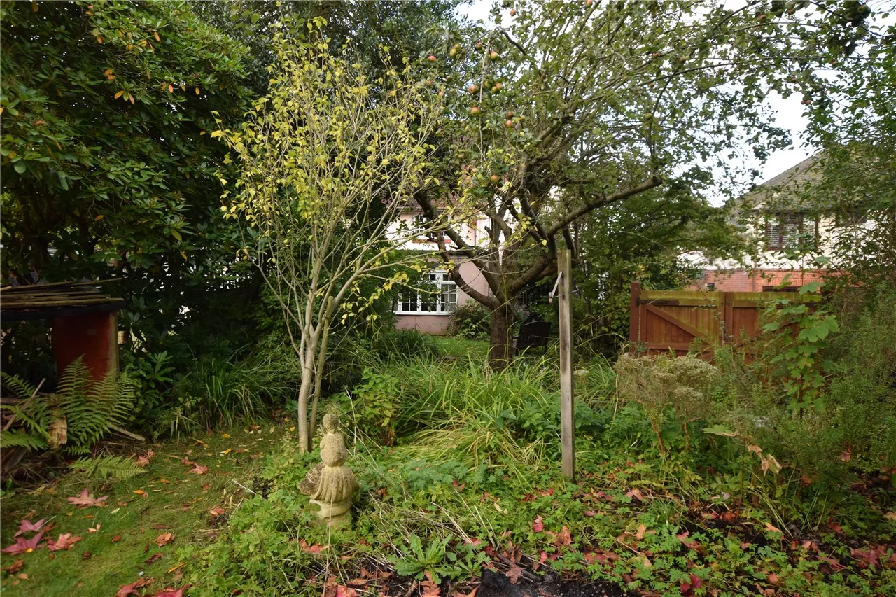 Farnborough Road, Farnborough, Hampshire, GU14 7JH, photo 27