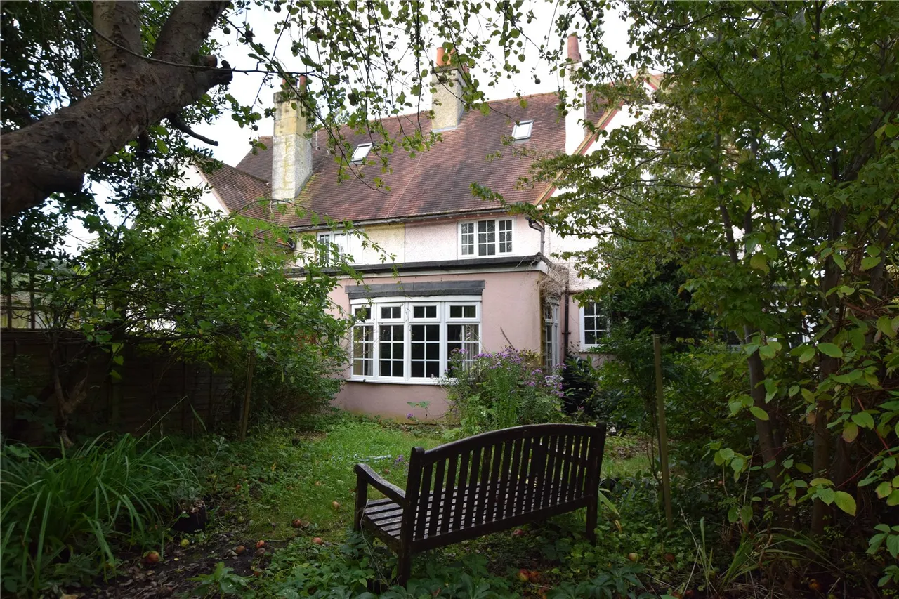 Farnborough Road, Farnborough, Hampshire, GU14 7JH, photo 4