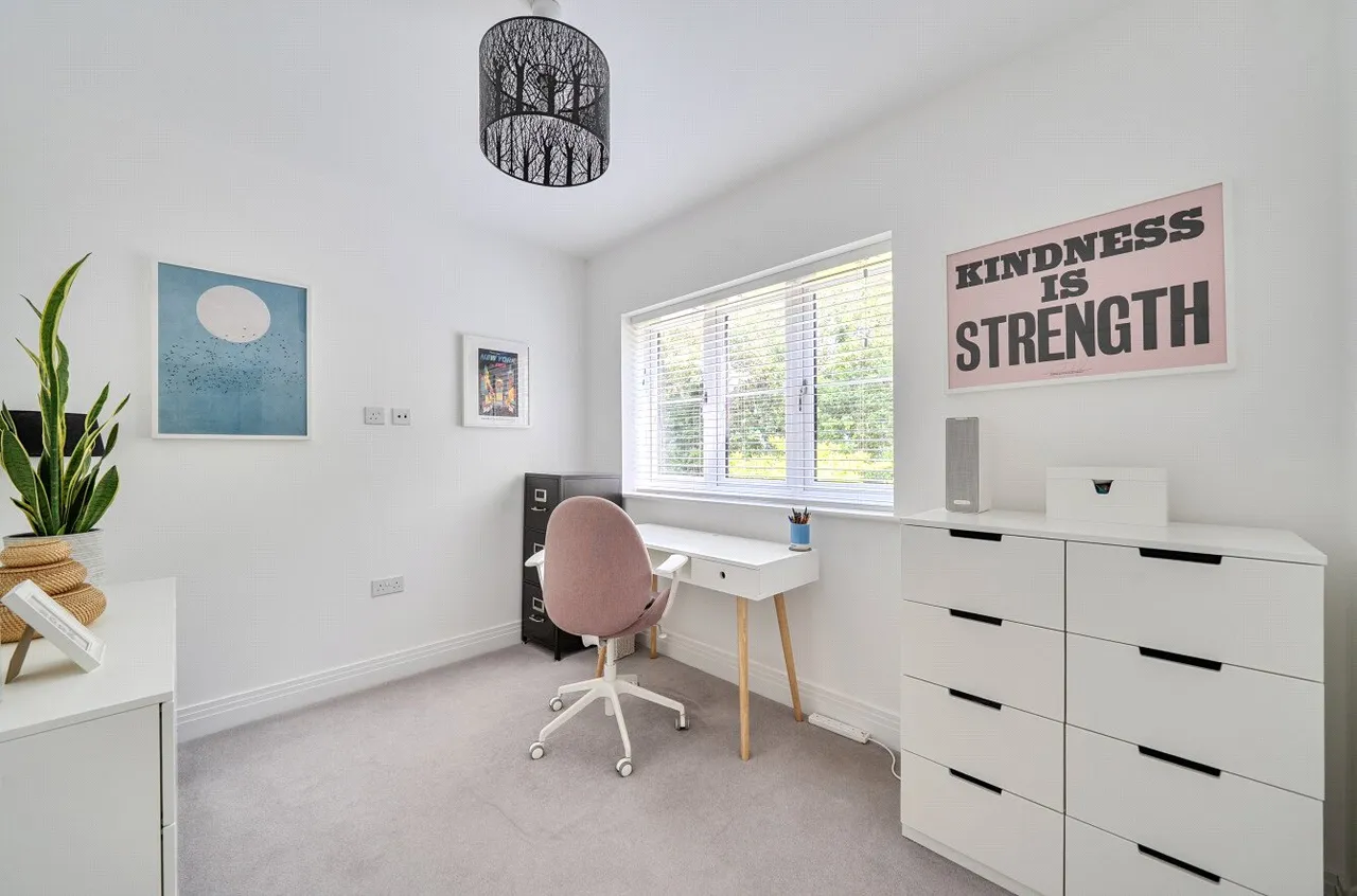 Unwin Close, Hook, Hampshire, RG27 9FL, photo 11