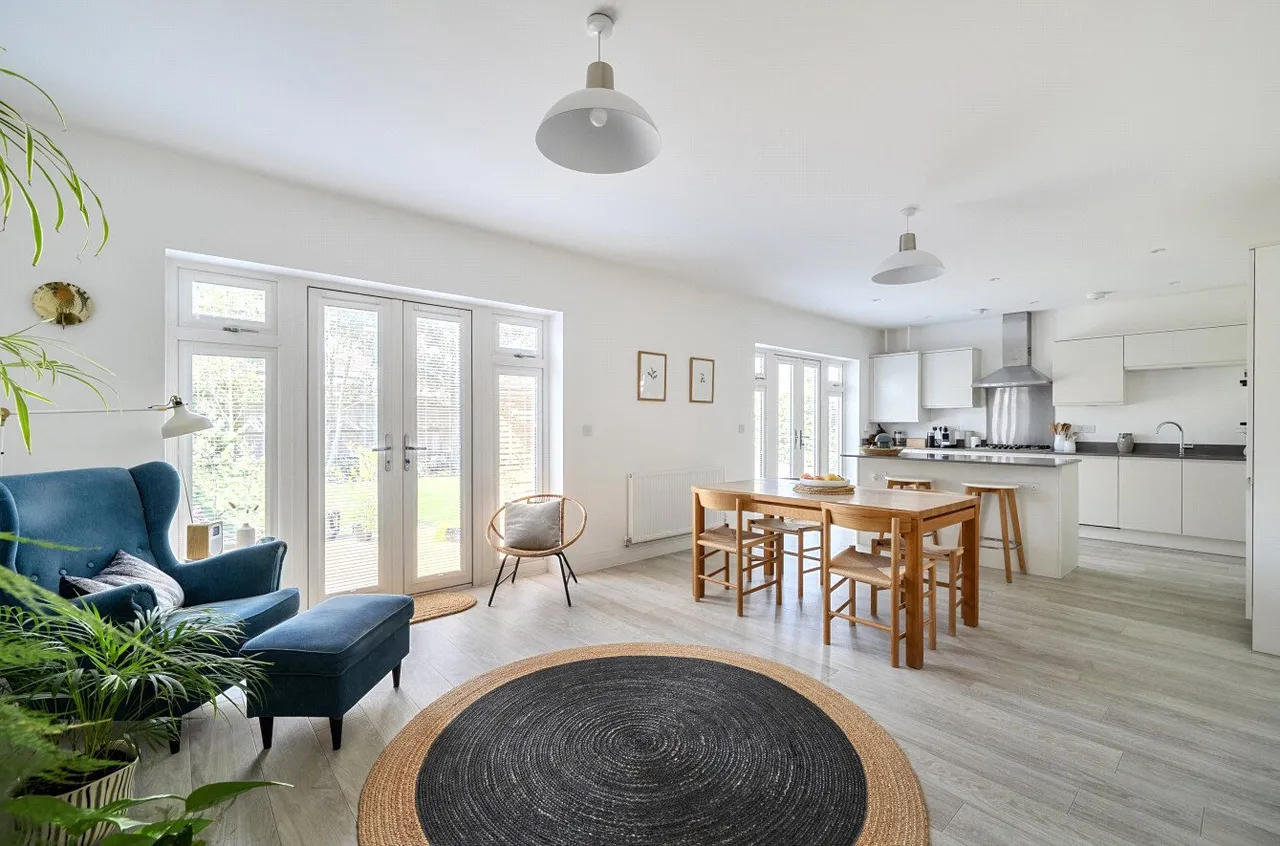 Unwin Close, Hook, Hampshire, RG27 9FL, photo 4