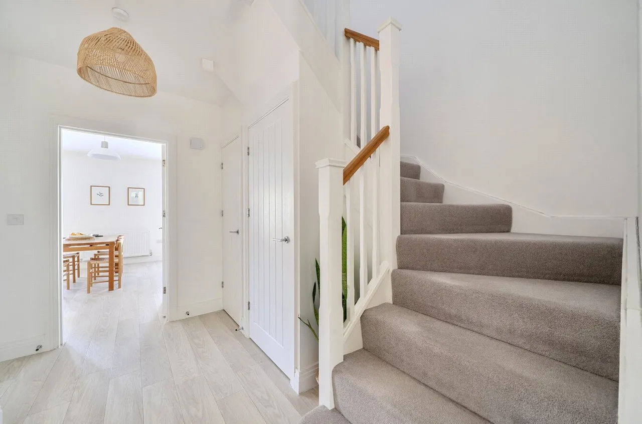 Unwin Close, Hook, Hampshire, RG27 9FL, photo 12