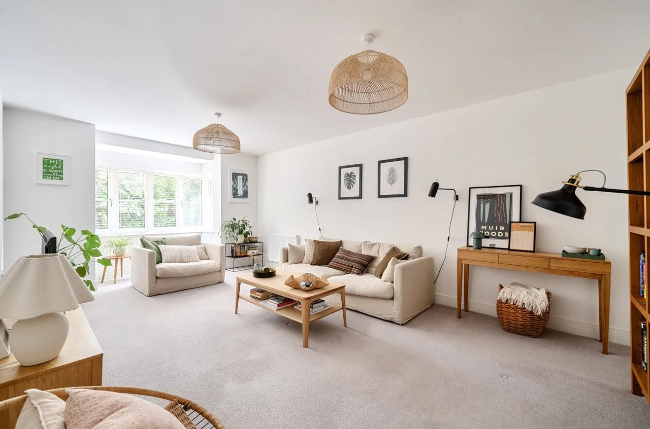 Unwin Close, Hook, Hampshire, RG27 9FL, photo 3