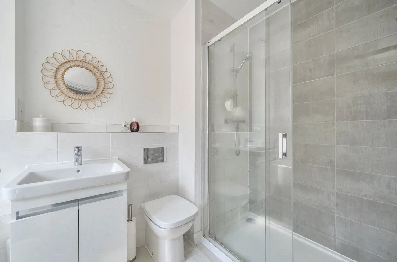 Unwin Close, Hook, Hampshire, RG27 9FL, photo 10
