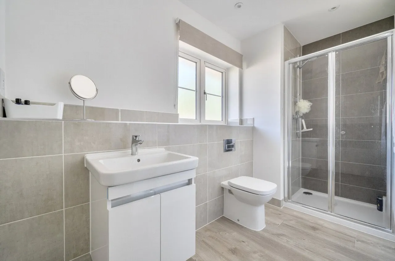Unwin Close, Hook, Hampshire, RG27 9FL, photo 9