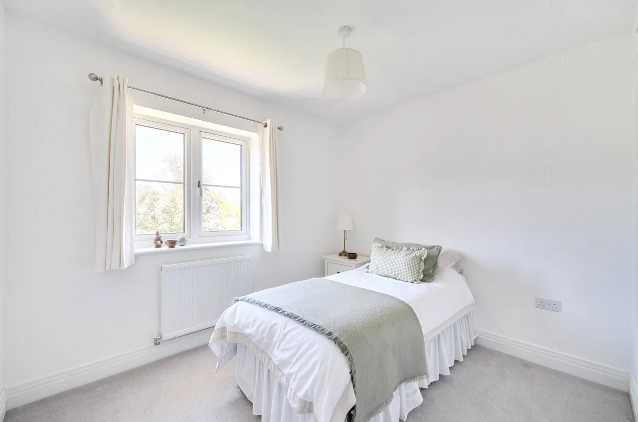 Unwin Close, Hook, Hampshire, RG27 9FL, photo 14