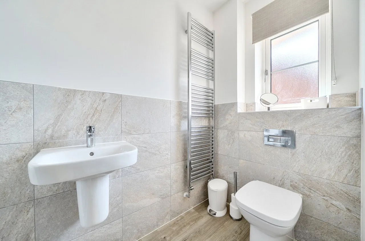 Unwin Close, Hook, Hampshire, RG27 9FL, photo 17