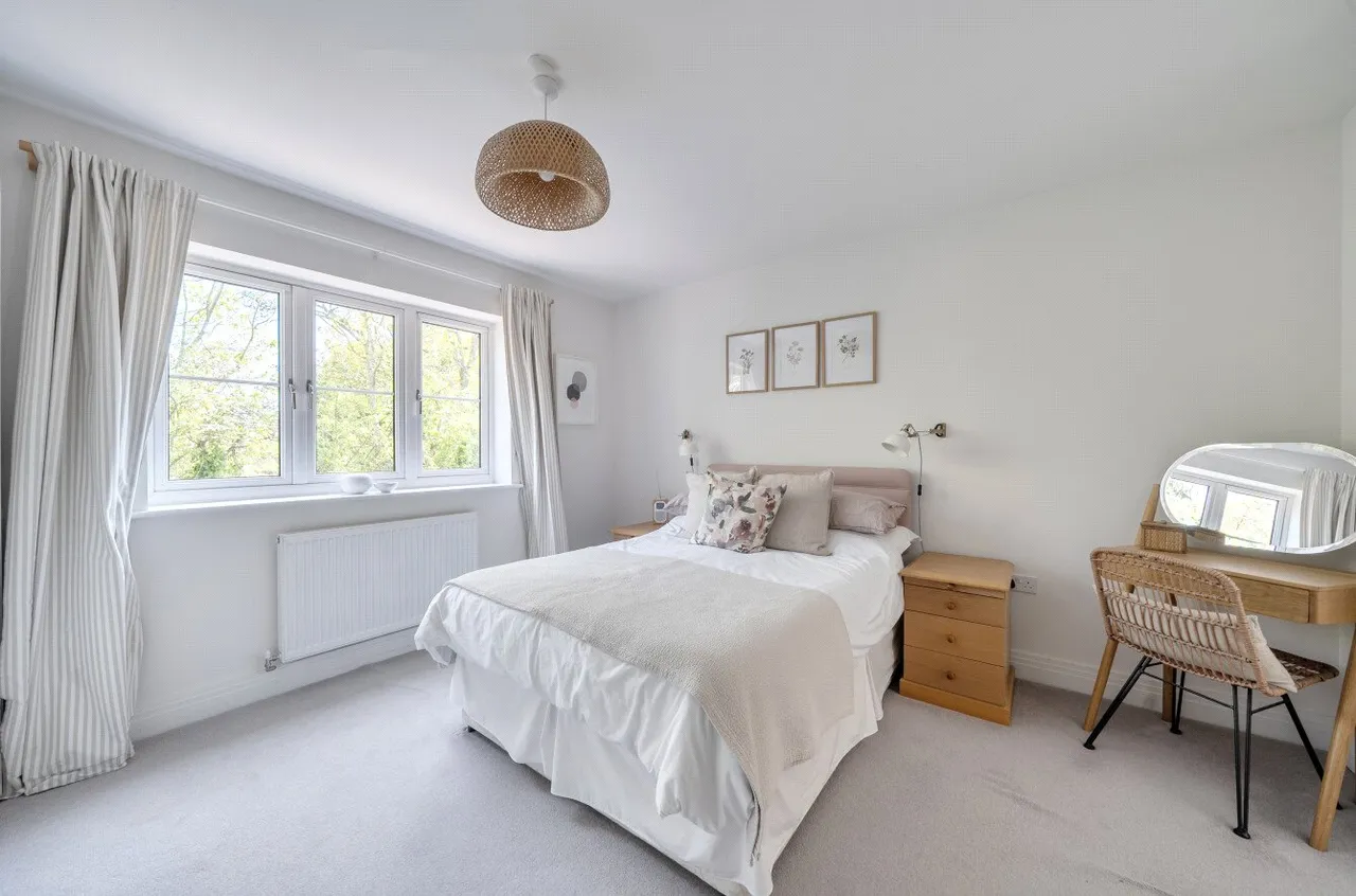Unwin Close, Hook, Hampshire, RG27 9FL, photo 8