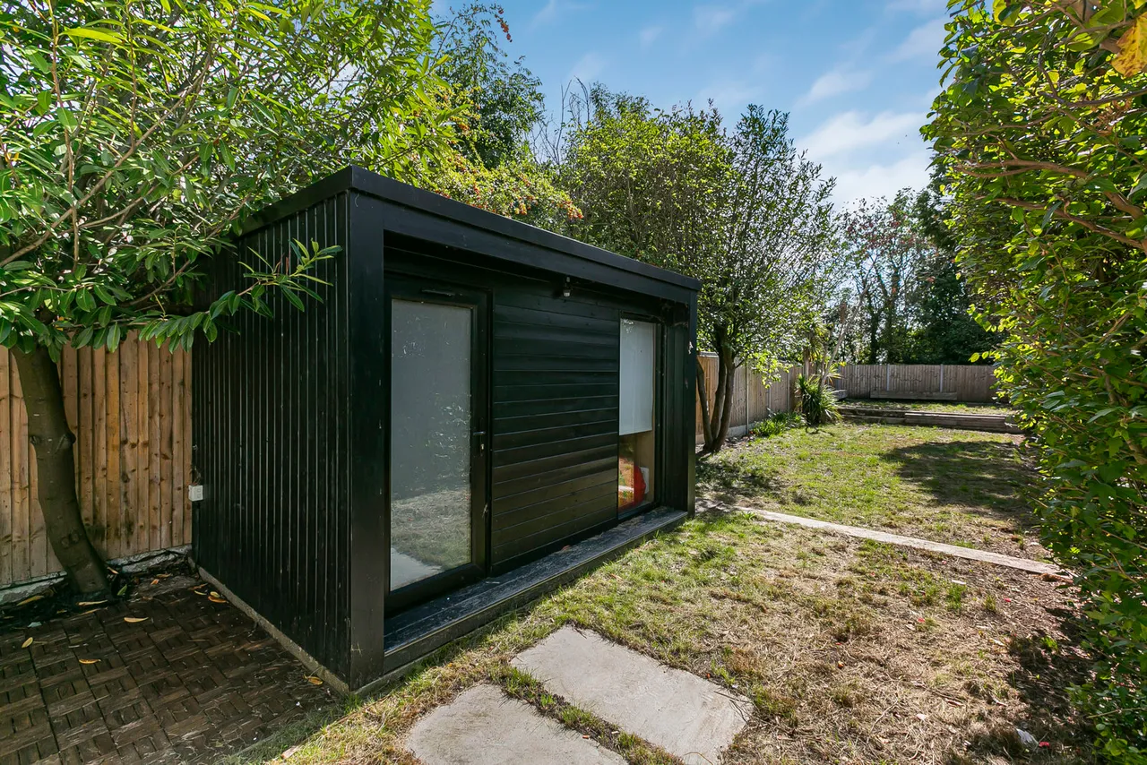 Staines Road East, Sunbury-on-Thames, TW16, photo 16