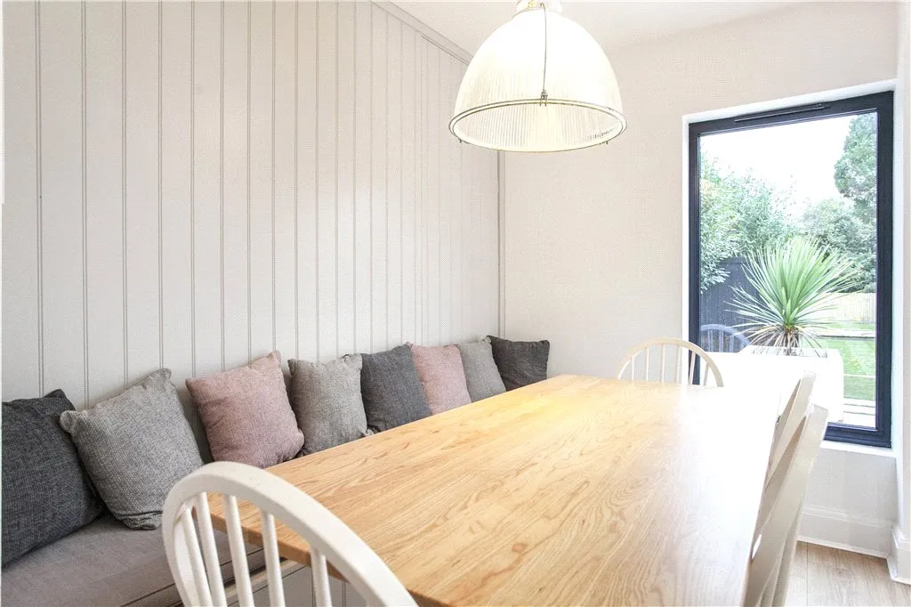 Staines Road East, Sunbury-on-Thames, TW16, photo 8