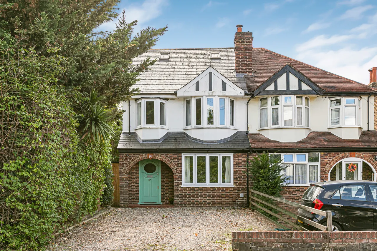 4 bed house for sale, Staines Road East, Sunbury-on-Thames, TW16
