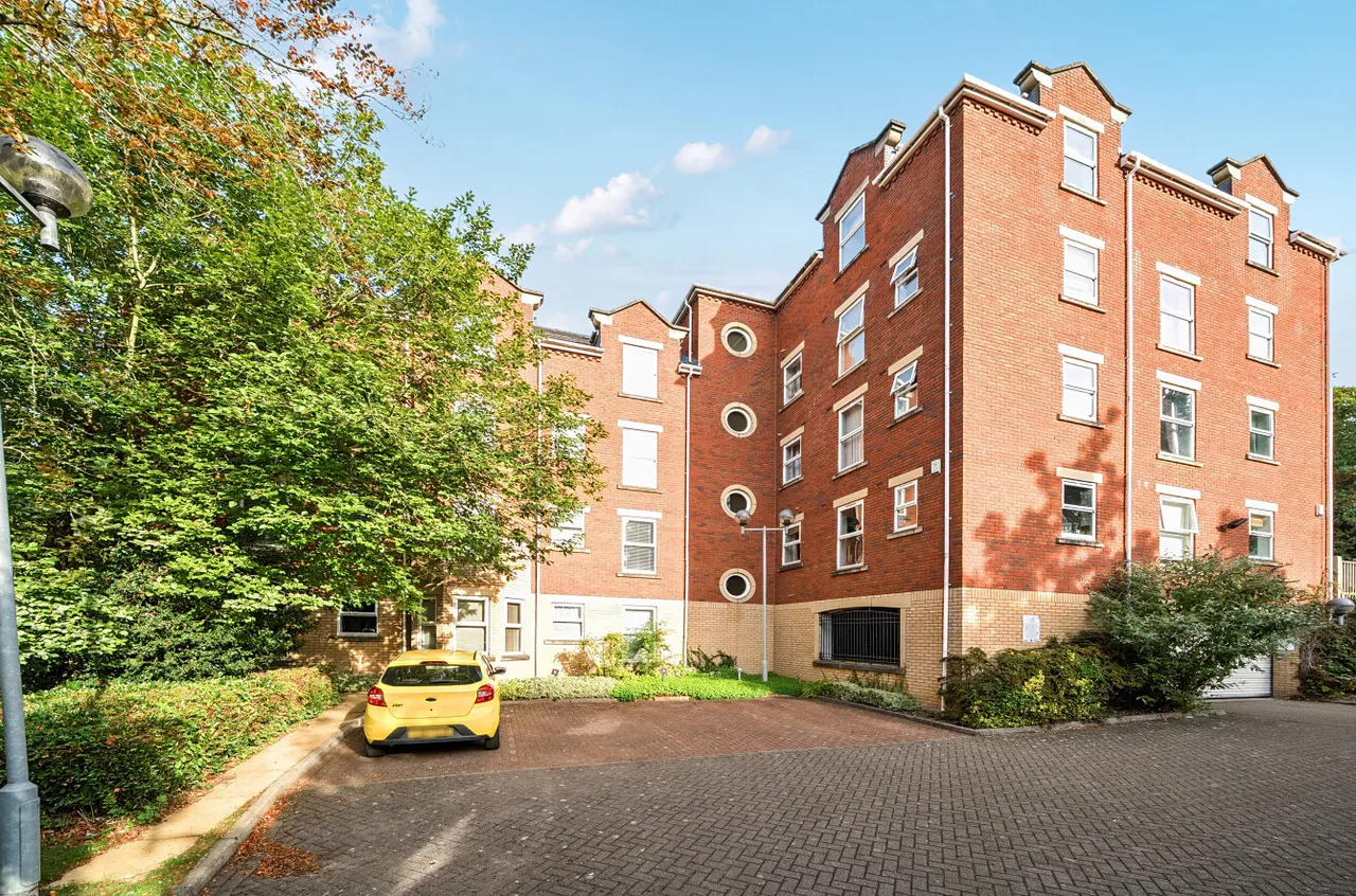 2 bed flat for sale, Cardigan Road, Headingley, LS6