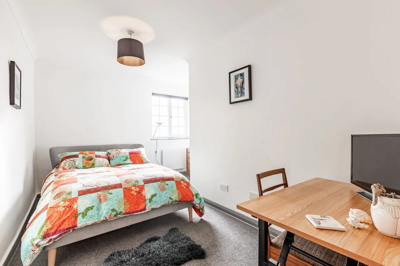 Smart and Ready-To-Use Bolt Hole Apar, photo 3