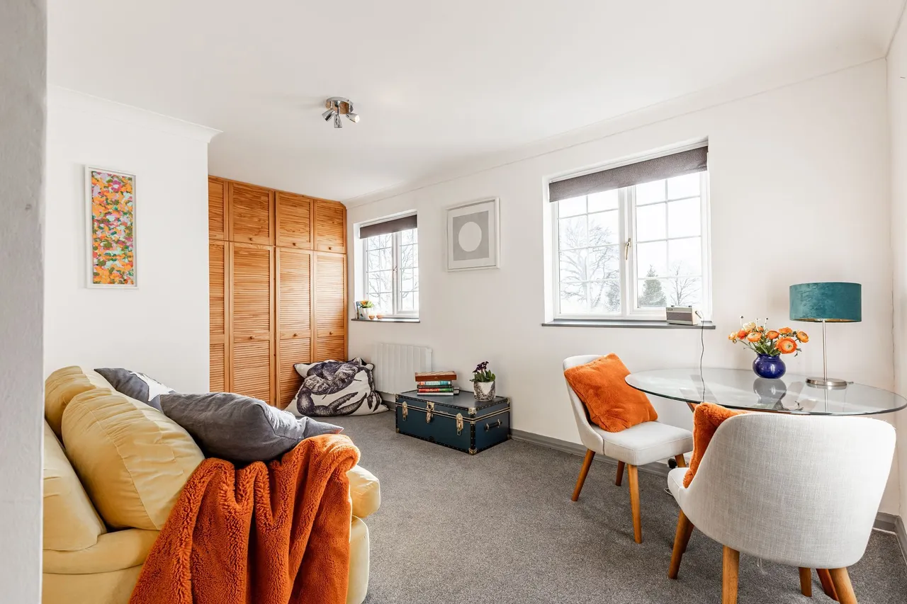 Smart and Ready-To-Use Bolt Hole Apar, photo 2