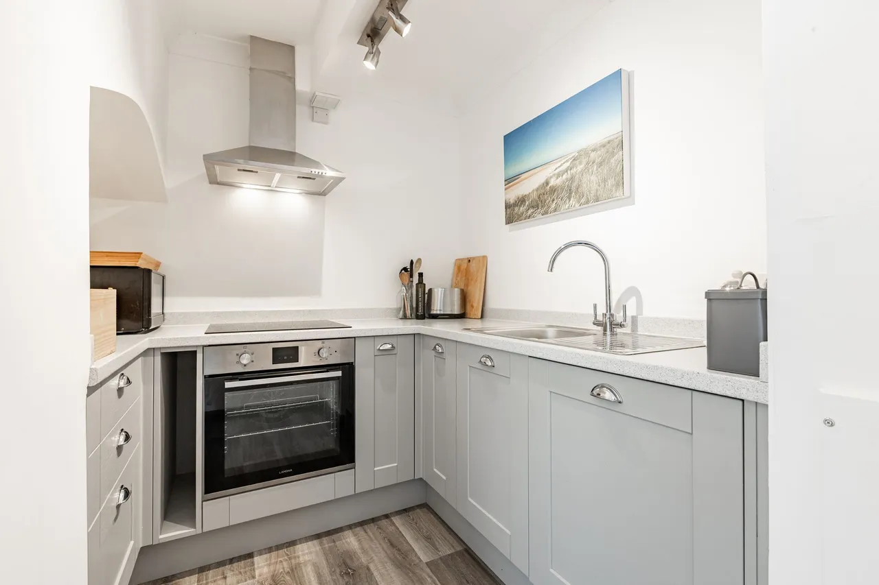 Smart and Ready-To-Use Bolt Hole Apar, photo 6