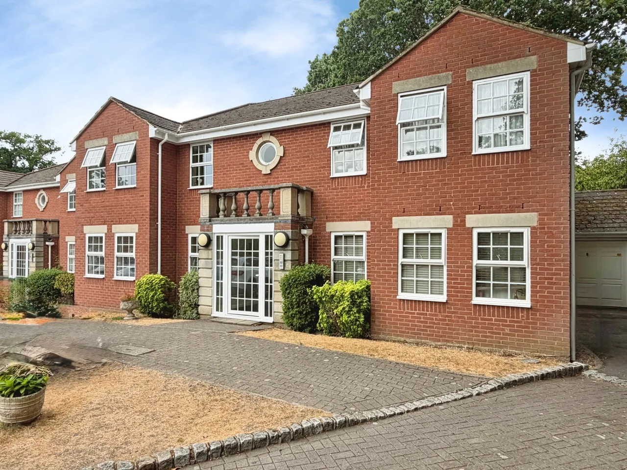 2 bed flat for sale — Raleigh Way, Frimley, Camberley, Surrey, GU16 8RH