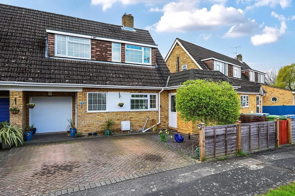 4 bed house for sale, Anglesey Avenue, Farnborough, GU14