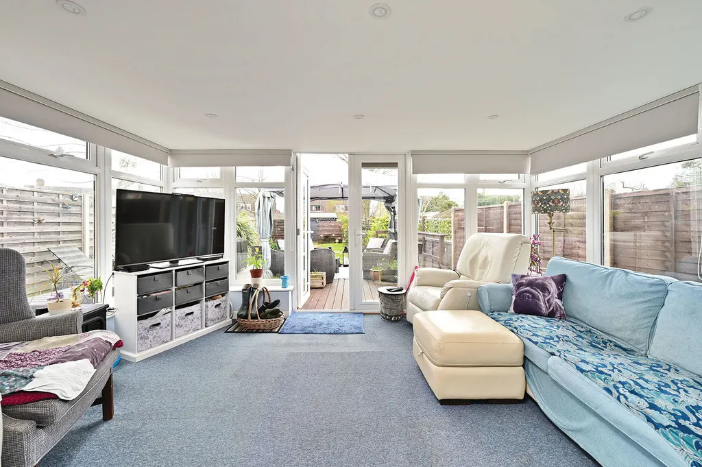 Anglesey Avenue, Farnborough, GU14, photo 6