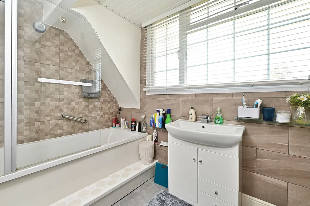 Anglesey Avenue, Farnborough, GU14, photo 9