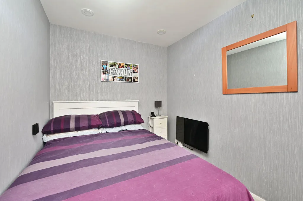 Anglesey Avenue, Farnborough, GU14, photo 13
