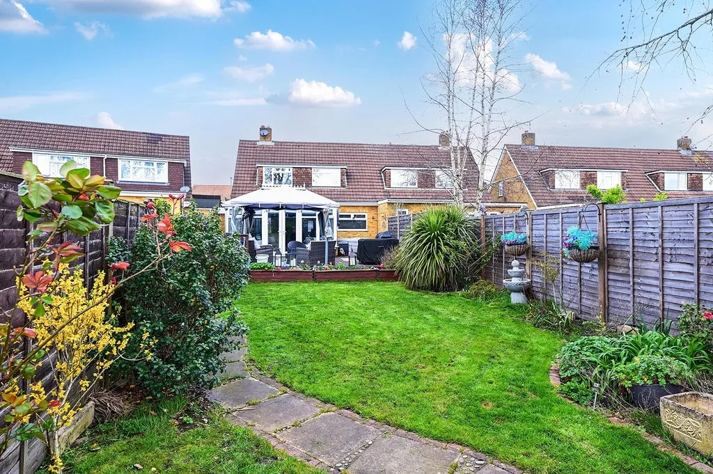 Anglesey Avenue, Farnborough, GU14, photo 12