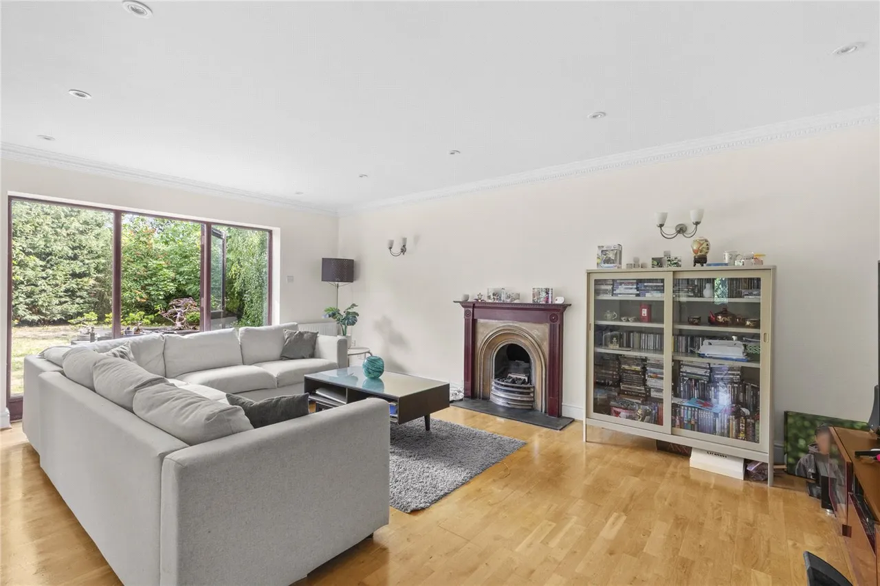 6 bed house for sale — Long Drive, Burnham, Buckinghamshire, SL1